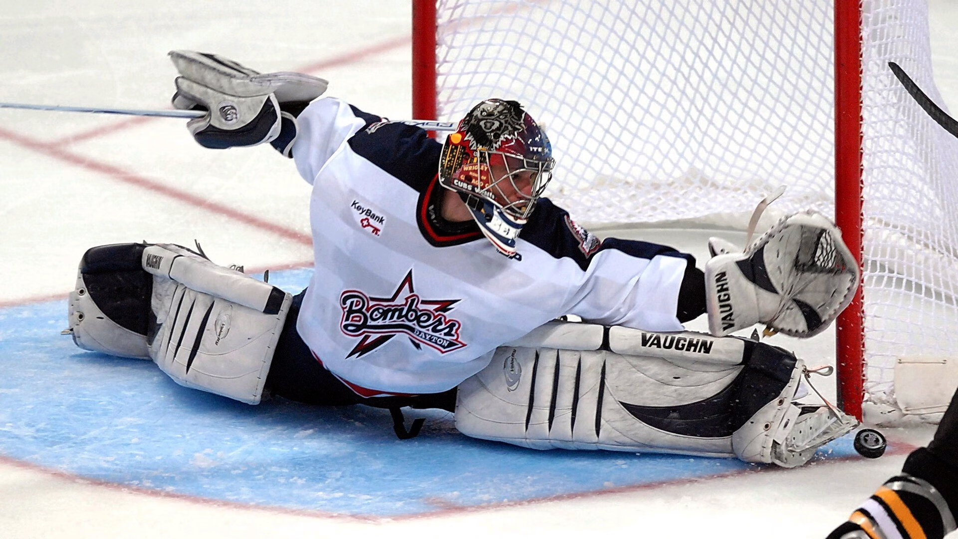 《顶级战队内部揭秘：如何打造“铁血”战术体系》，超级战队铁血魔将